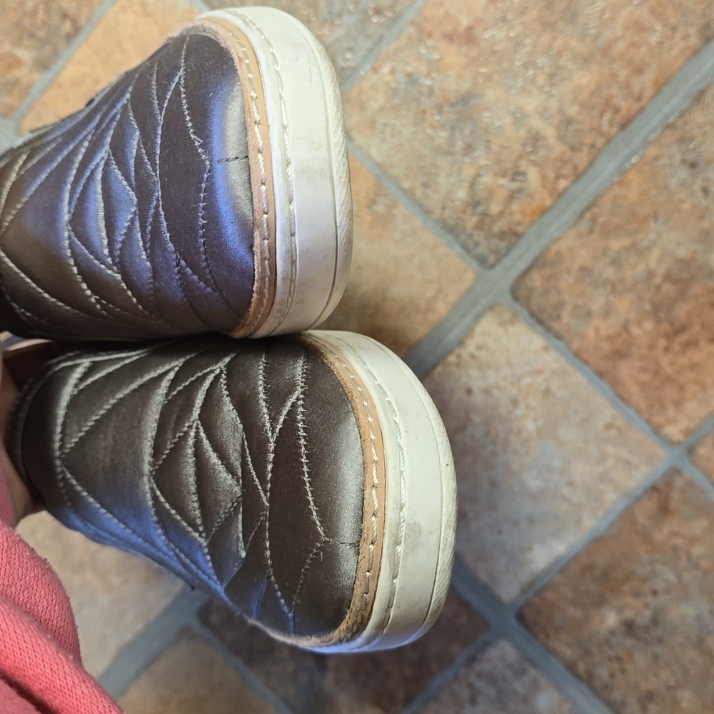 UGG‎ SOLEDAD QUILTE ELEPHANT | Size 7​ - Picture 8 of 10